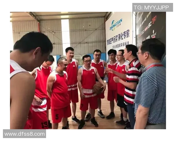 成都篮球队荣登篮球配合排行榜第一名展现团队默契与实力 成都篮球队荣登篮球配合排行榜第一名展现团队默契与实力