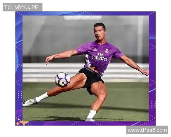 足球明星C罗铜像背后的故事与传奇人生揭秘