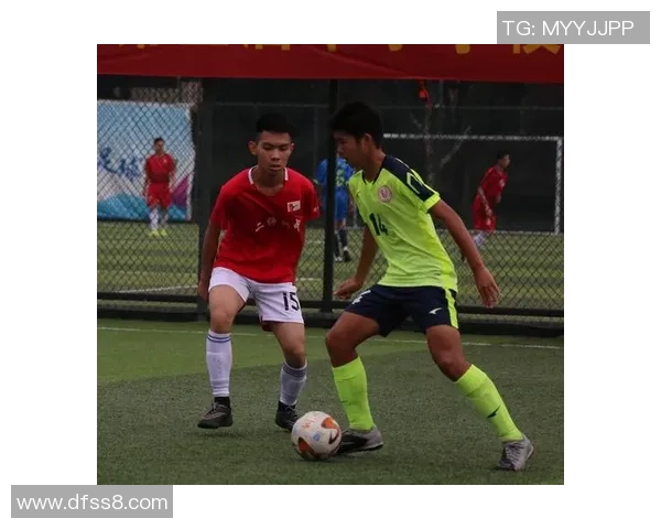 足球明星玩偶姆巴带你领略绿茵场上的激情与梦想